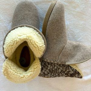 ROCKPORT TruTech Veda Tan Slipper Bootie--NEW--7